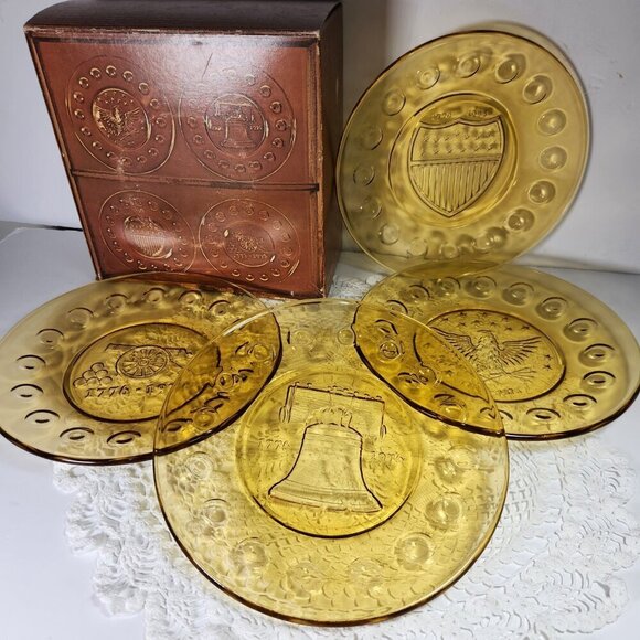 American Bicentennial Amber 8" Salad Plates with Original Box Anchor Hocking - Picture 9 of 12